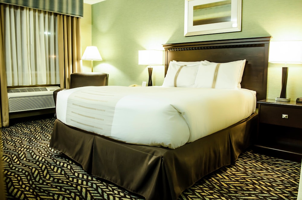 Fireside Inn & Suites 26/88