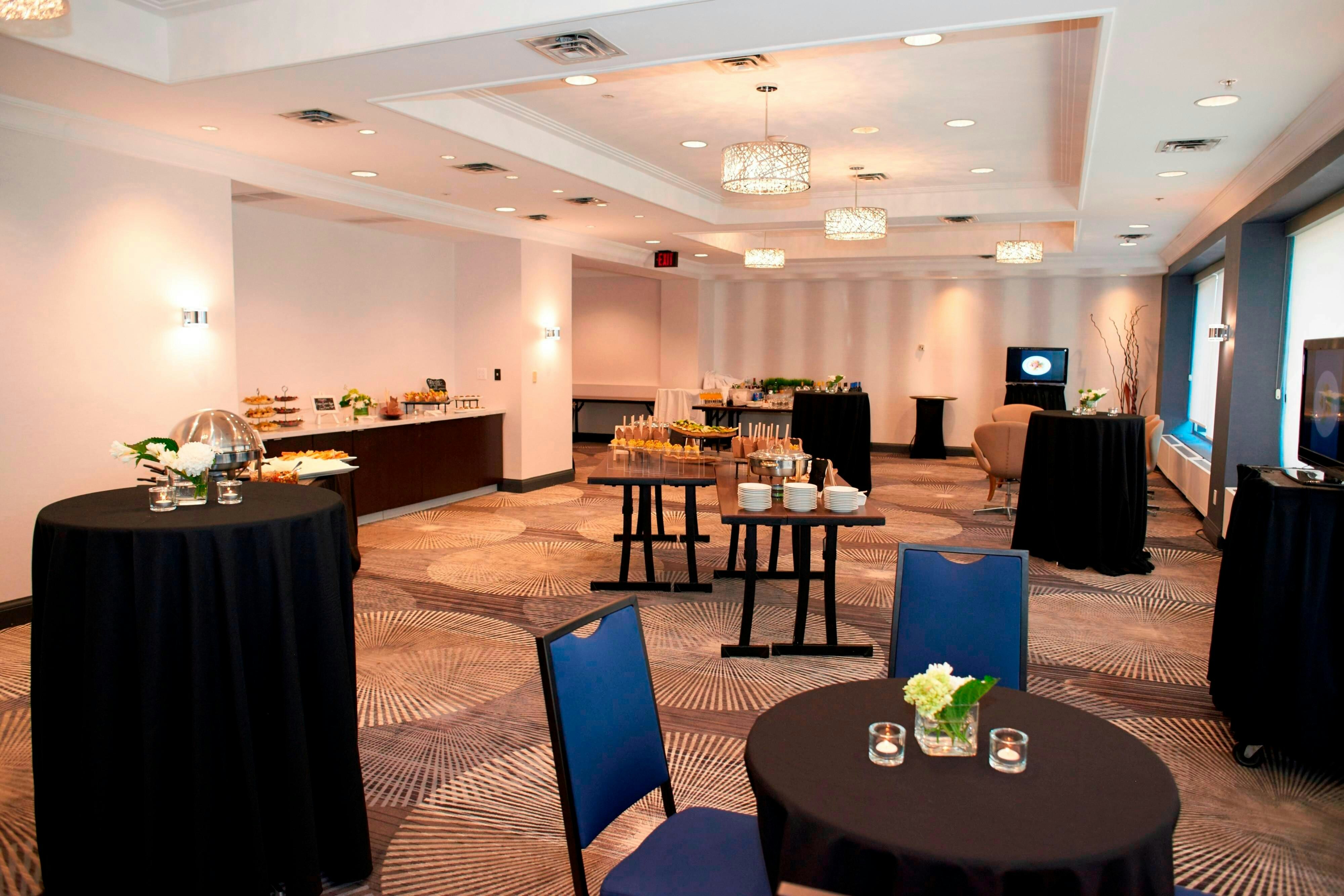 Courtyard By Marriott Downtown Toronto 15/25