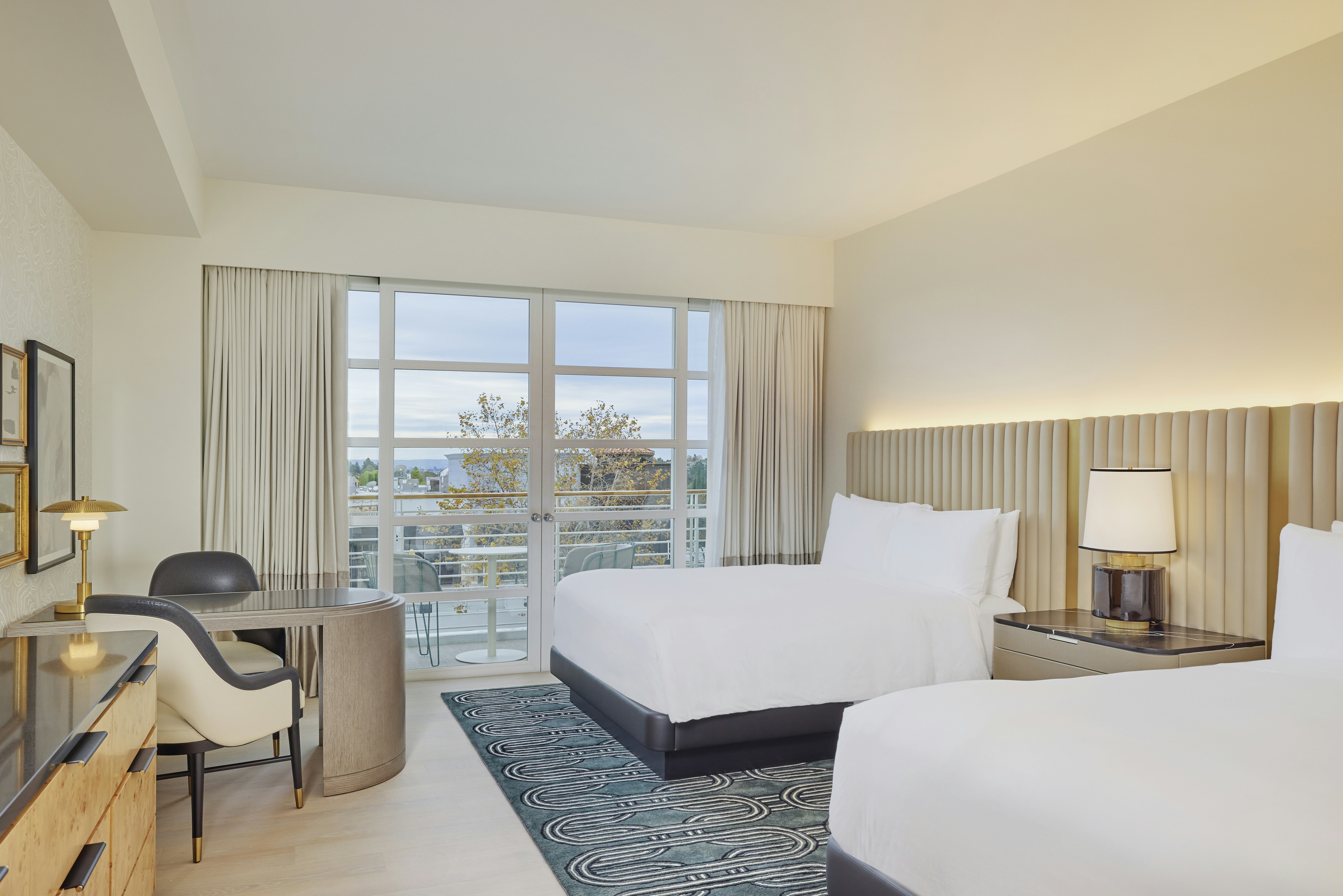 DELUXE, 2 QUEEN BEDS