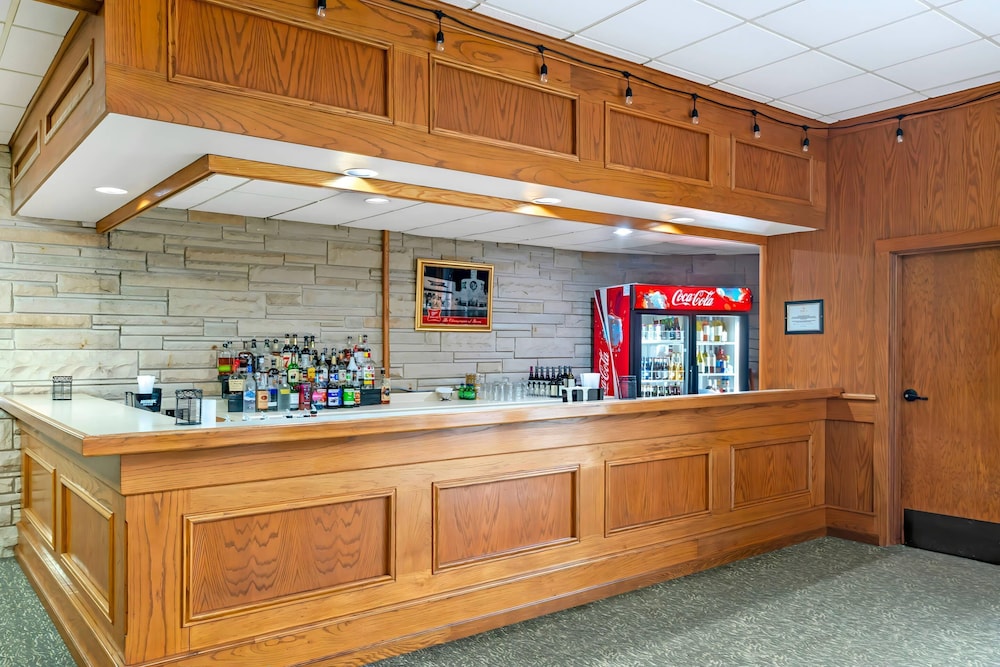 Fairway Inn and Suites Mishicot - Wi 7/50
