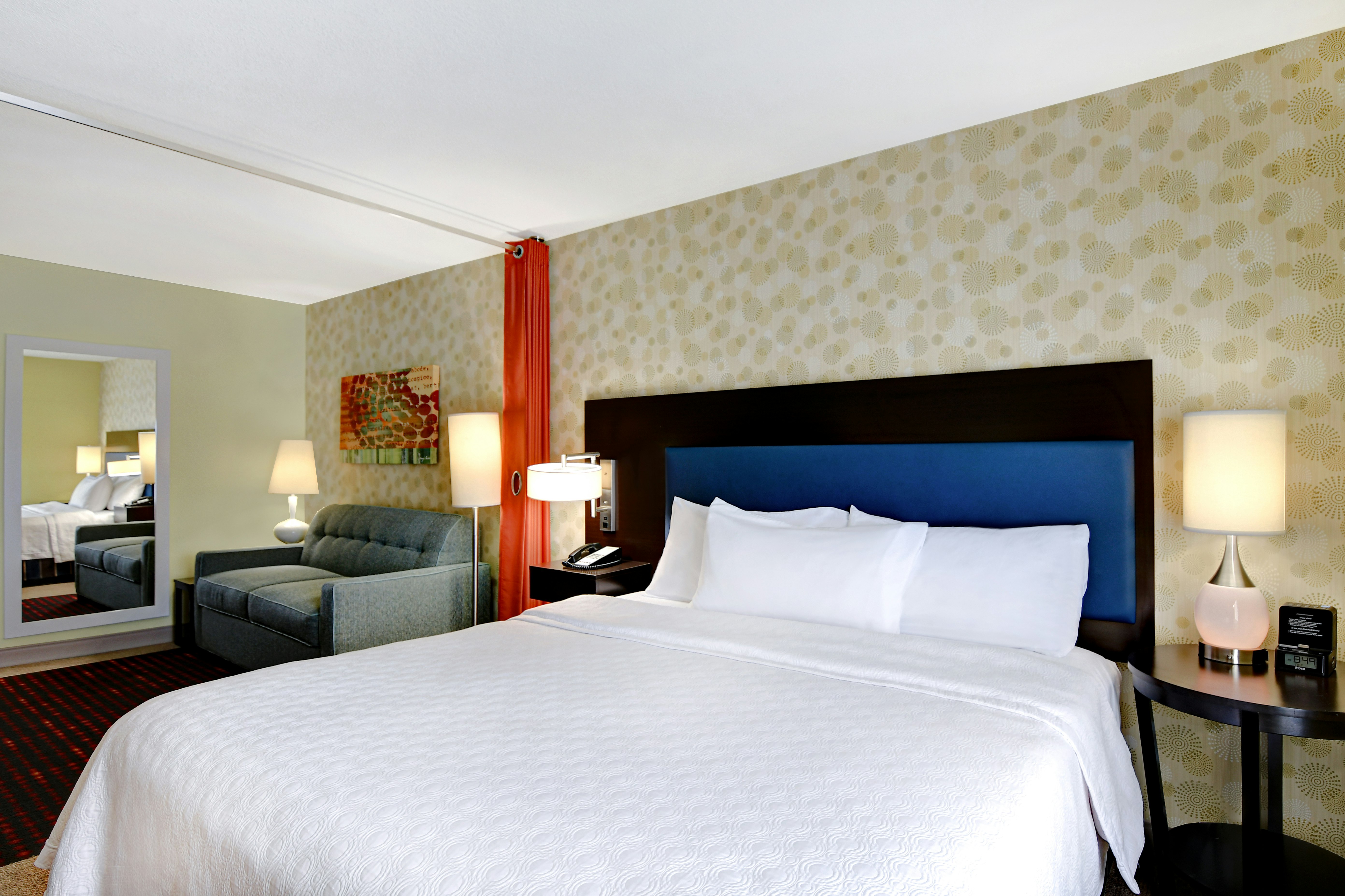 STUDIO, SUITE, KING BED