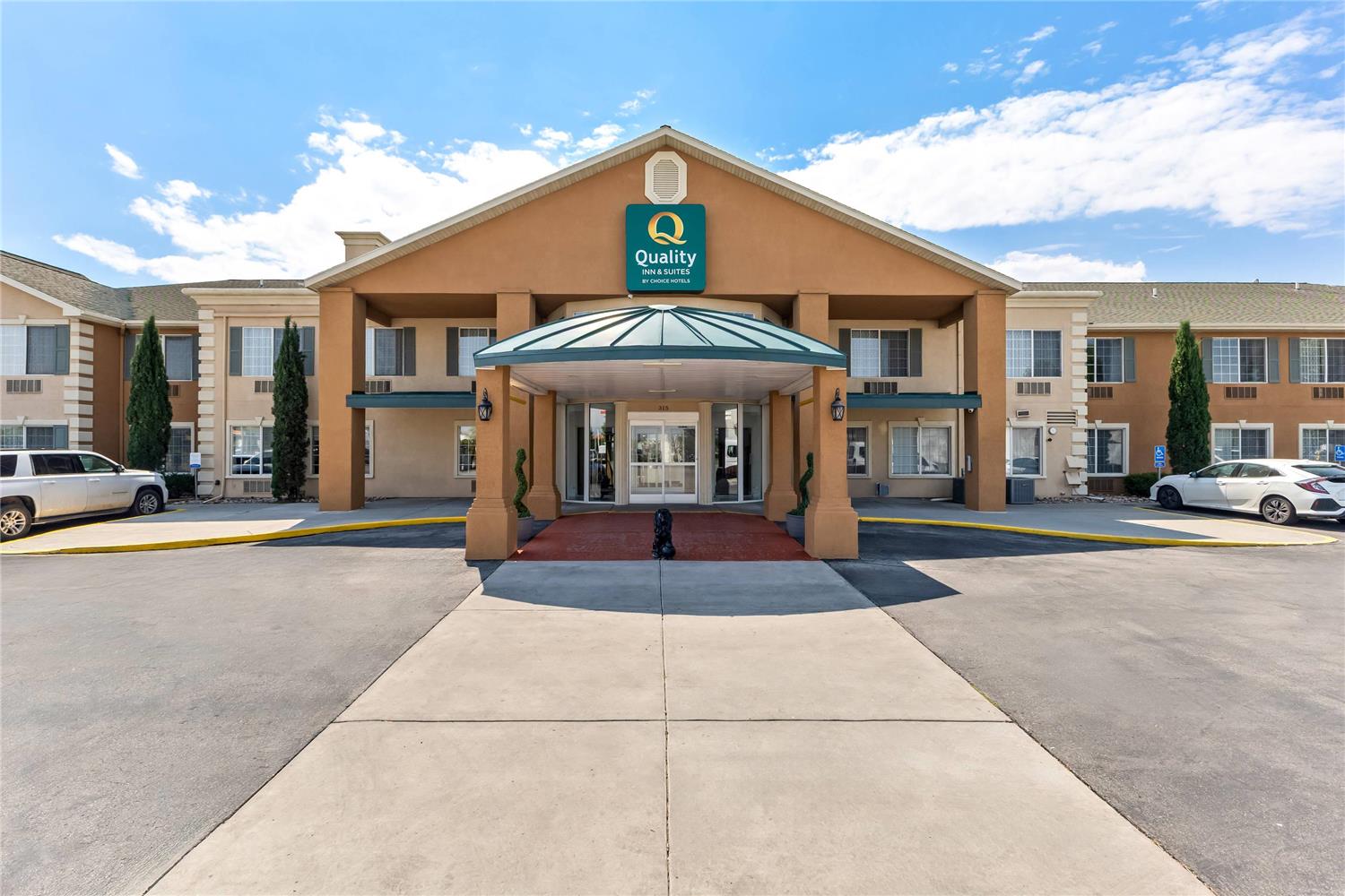Quality Inn and Suites Airport West 55/57