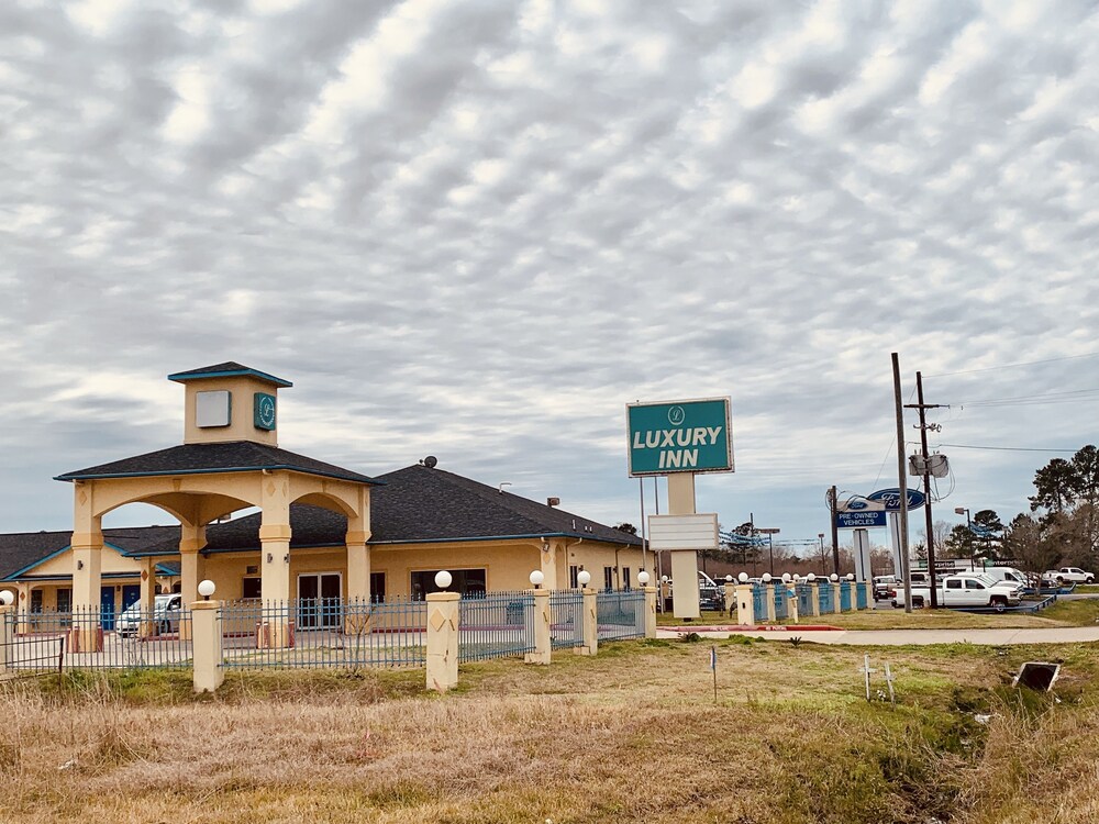 Luxury Inn & Suites Liberty 11/65