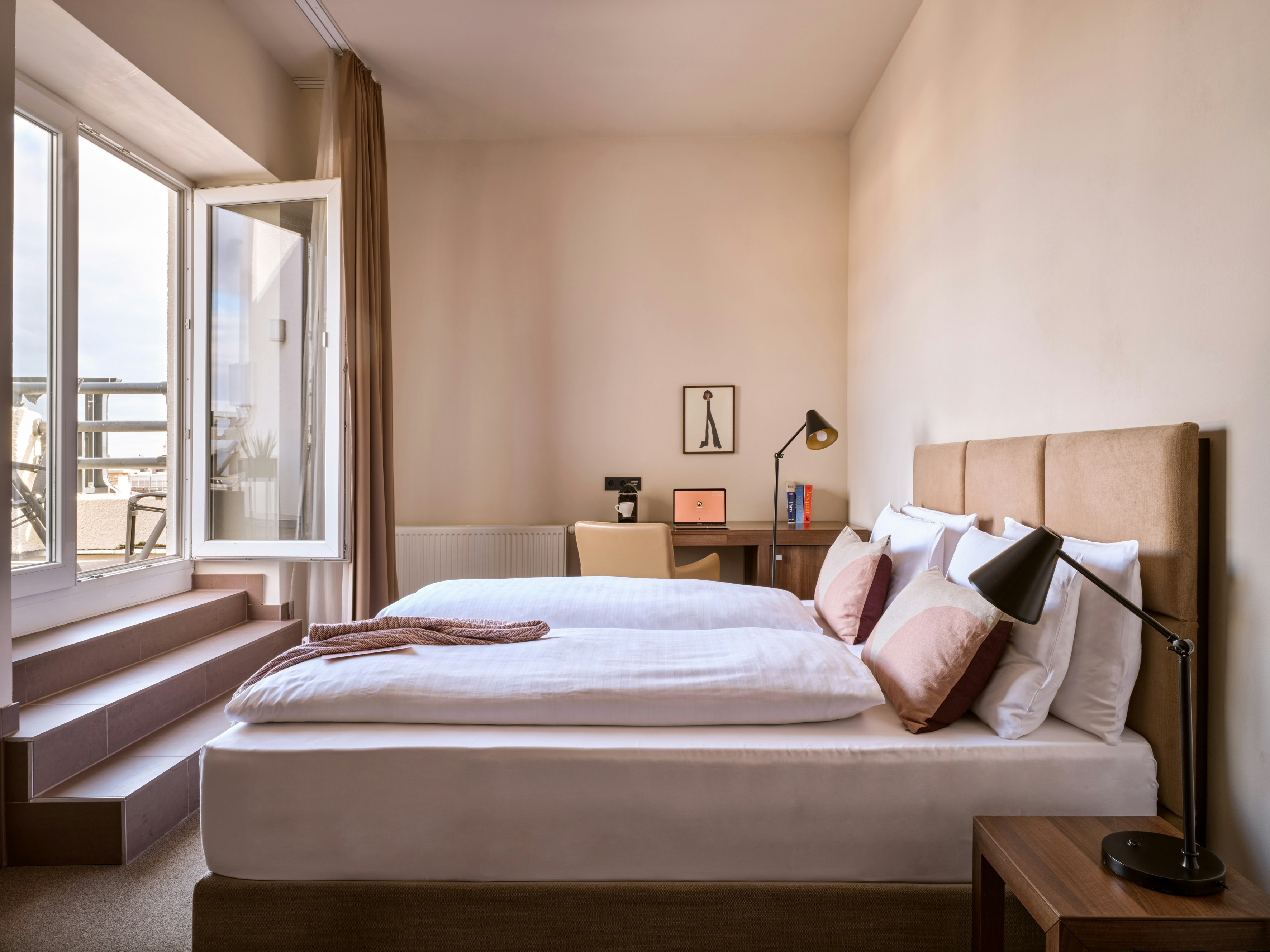 SIGNATURE, DOUBLE BED, CITY VIEW
