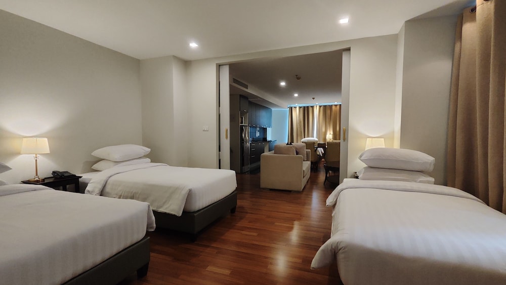 The Bless Hotel And Residence 46/80
