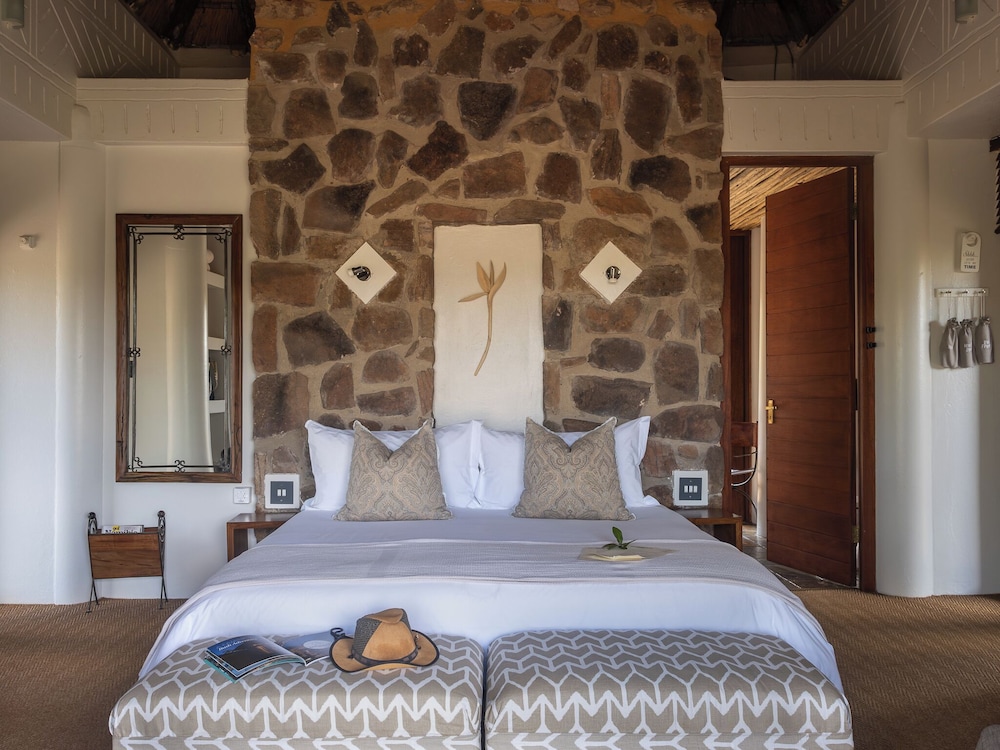 Ekuthuleni Lodge 12/50