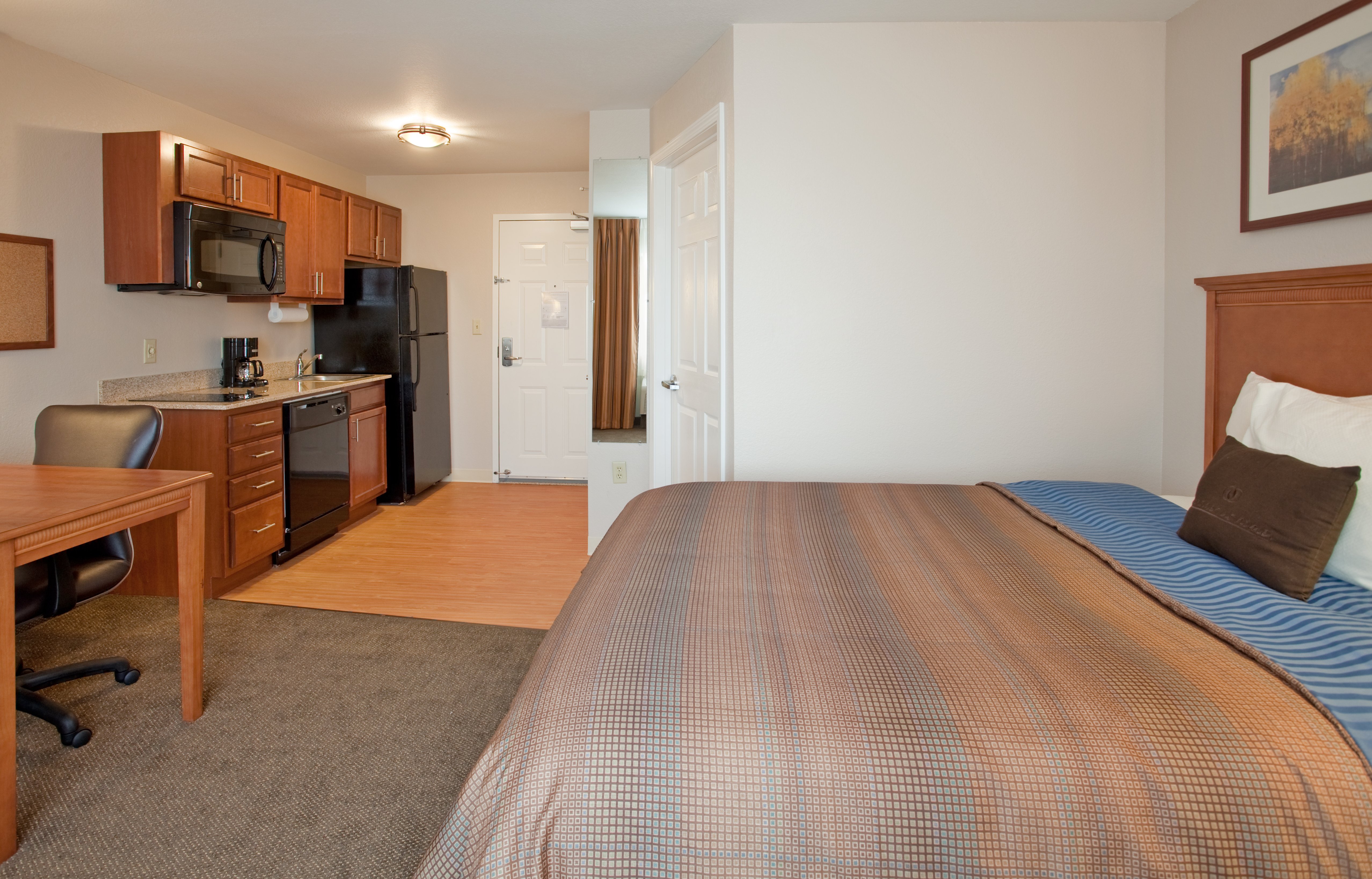 Candlewood Suites Kansas City Northeast 49/73