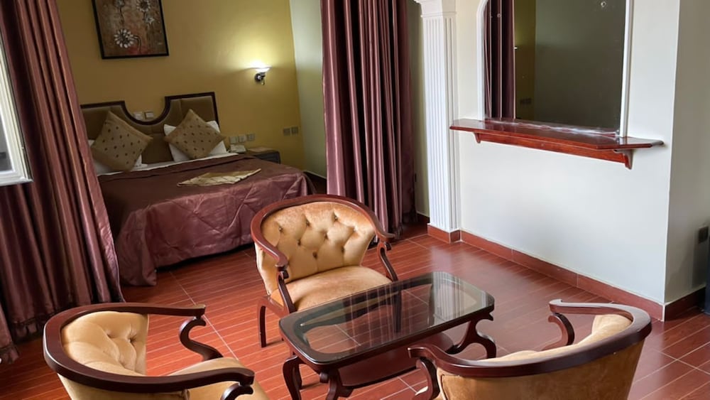 DK Hotel 18/29
