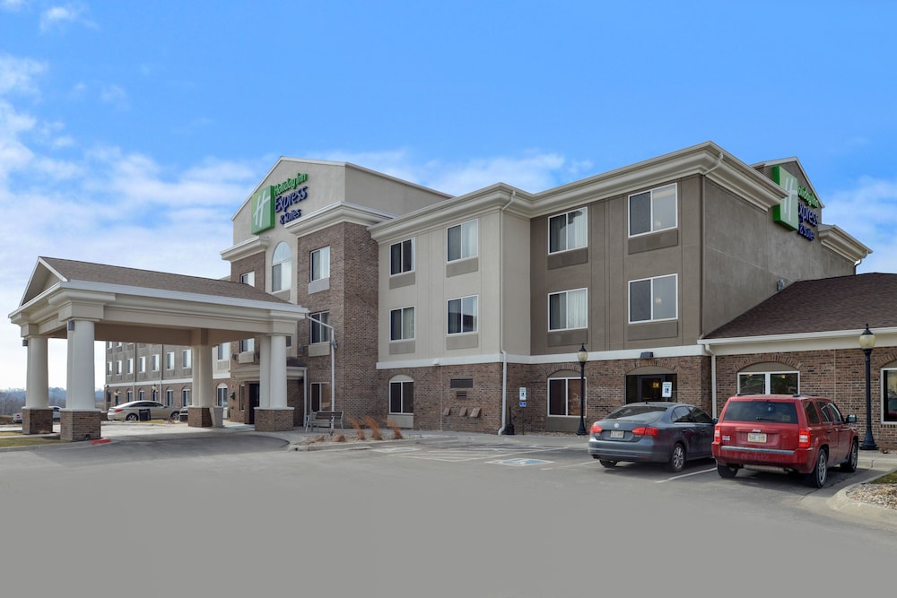 Holiday Inn Express Hotel And Suites Omaha West 2/46