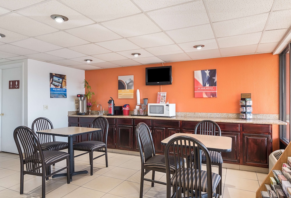 Motel6 San Antonio, TX - I-10 West 36/55