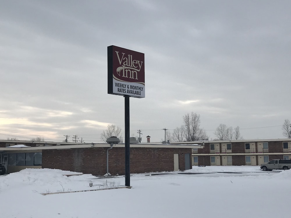 Econo Lodge Neenah 24/43