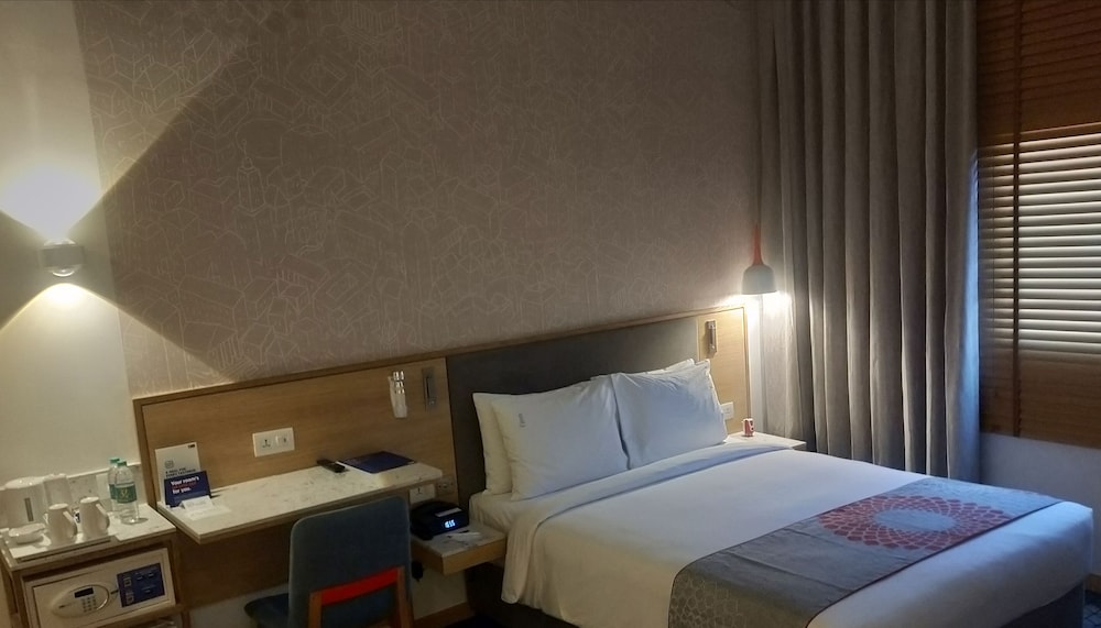 Holiday Inn Express Ahmedabad Prahlad Nagar 22/73