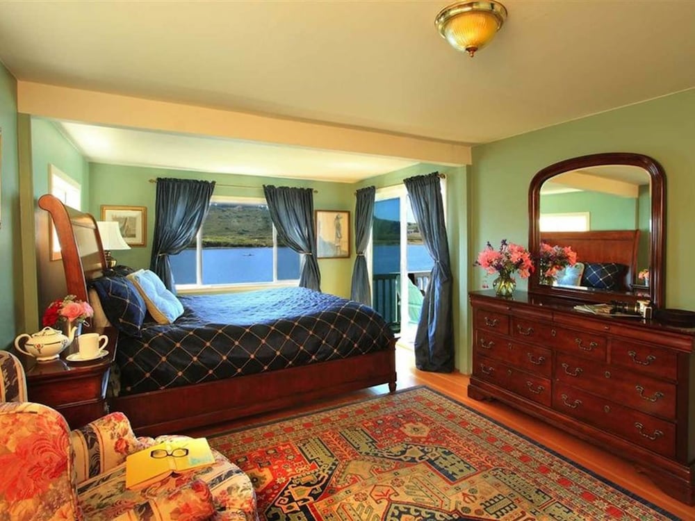 Jenner Inn 18/78