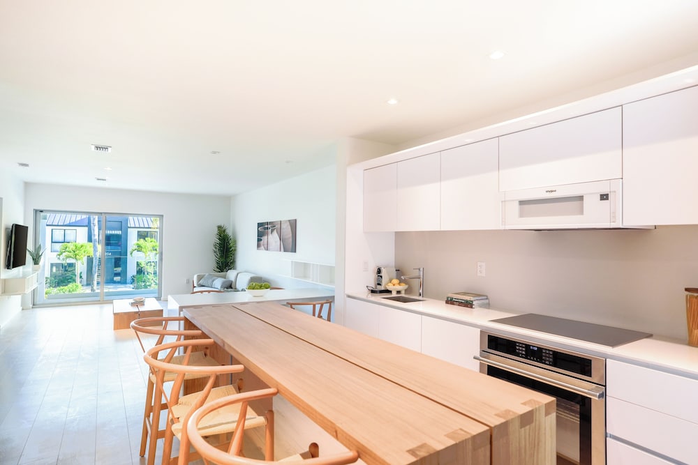 Beach Haus Key Biscayne 3/50