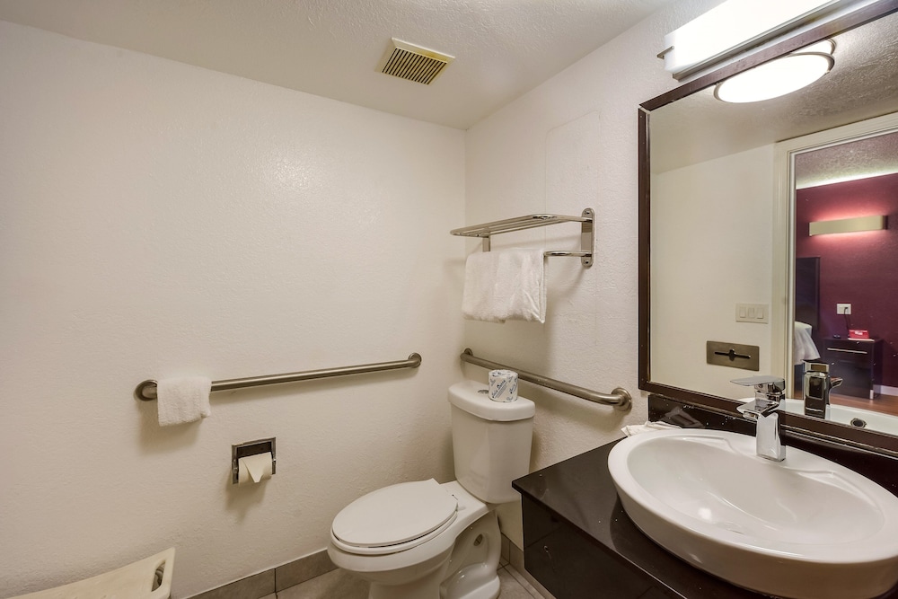Red Roof Inn Plano 10/20