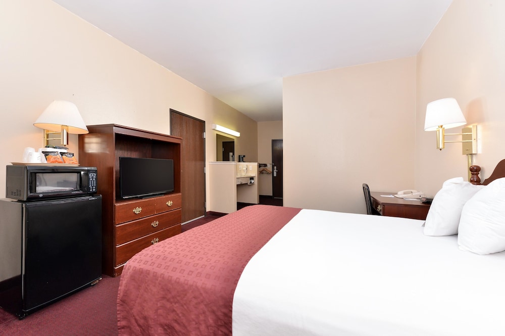 Americas Best Value Inn Somerville, TX 16/52