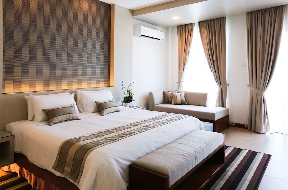 Cenang Plaza Beach Hotel 11/50