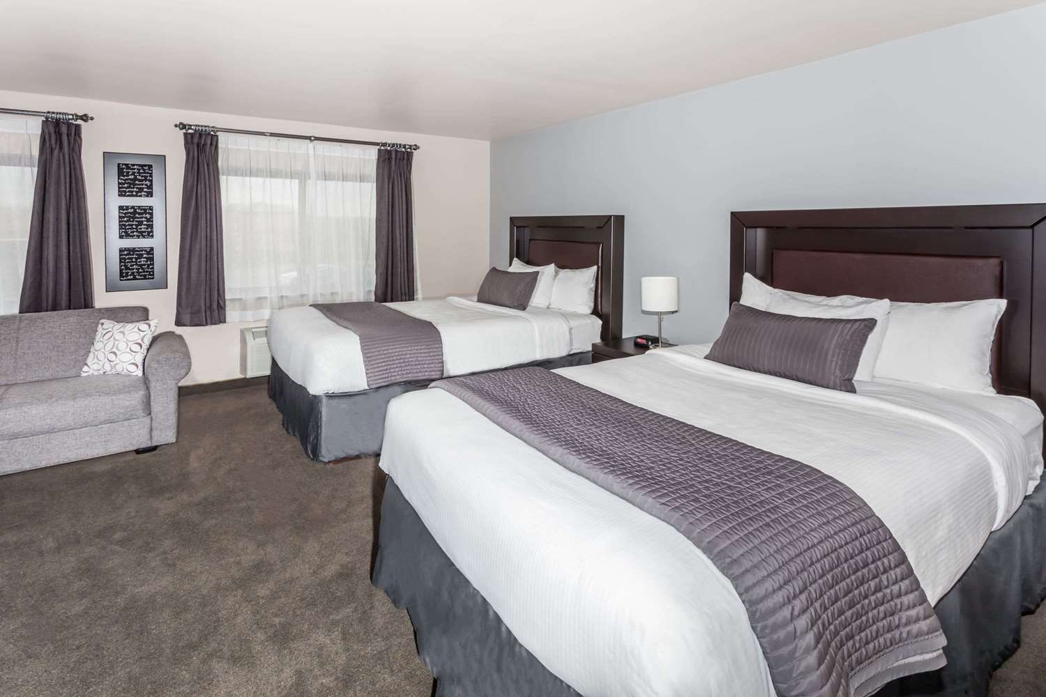 Baymont by Wyndham Glenview 8/32