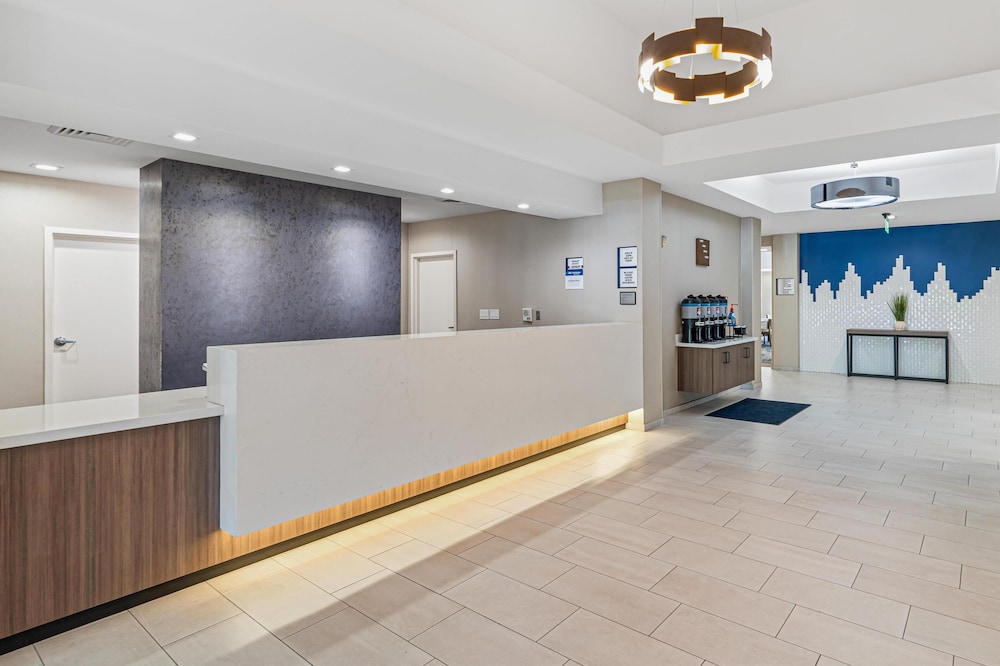 Best Western Valencia/Six Flags Inn & Suites 5/59