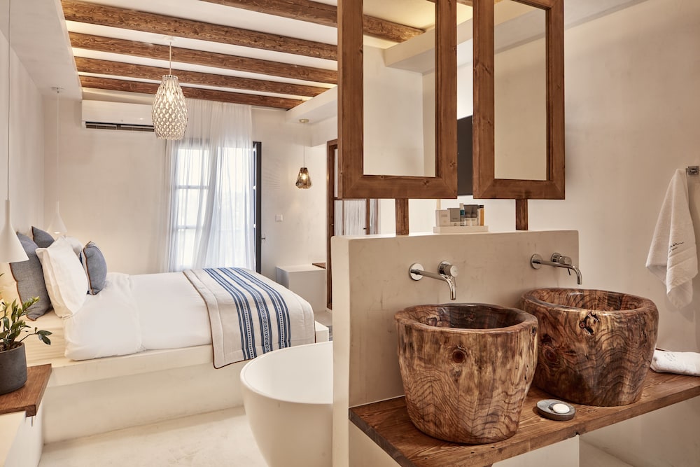 Parian Boutique Hotel 47/48