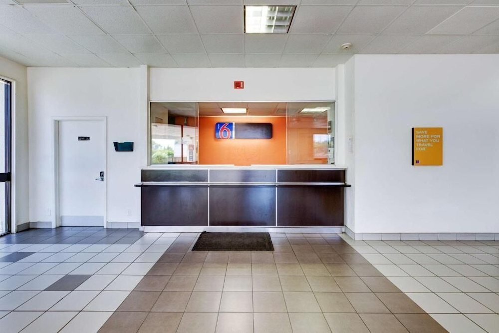 Executive Inn & Suites Hobby 5/29