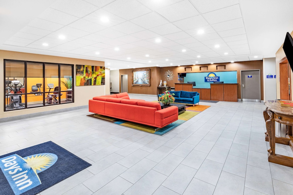 Days Inn & Suites by Wyndham San Antonio near Frost Bank Ctr 2/42