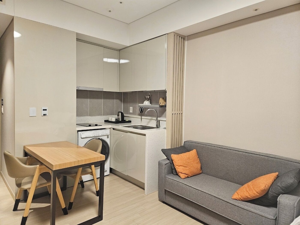 Incheon Airport Global Hotel and Suites 26/44