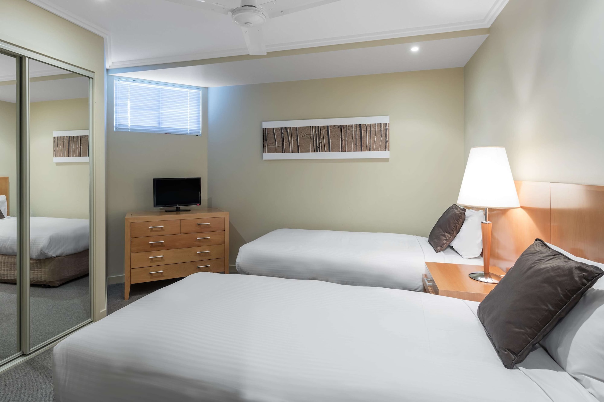 شقة بسريرين كينج بإطلالة على المسبح بغرفتي نوم، Oaks Hervey Bay Resort and Spa 5/7