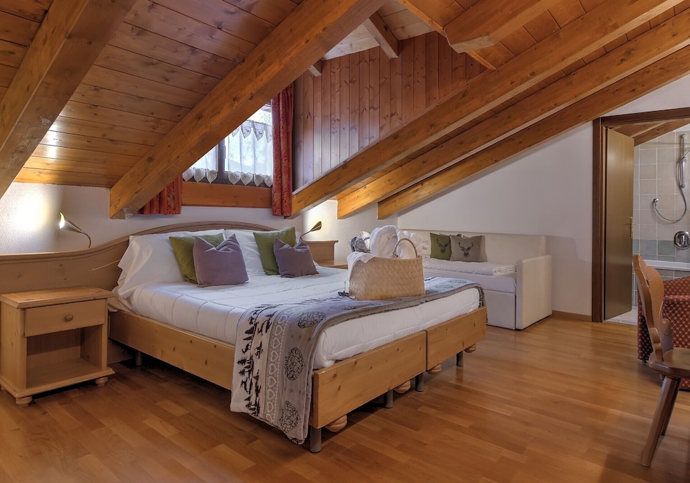 HOTEL CAMINETTO 30/67