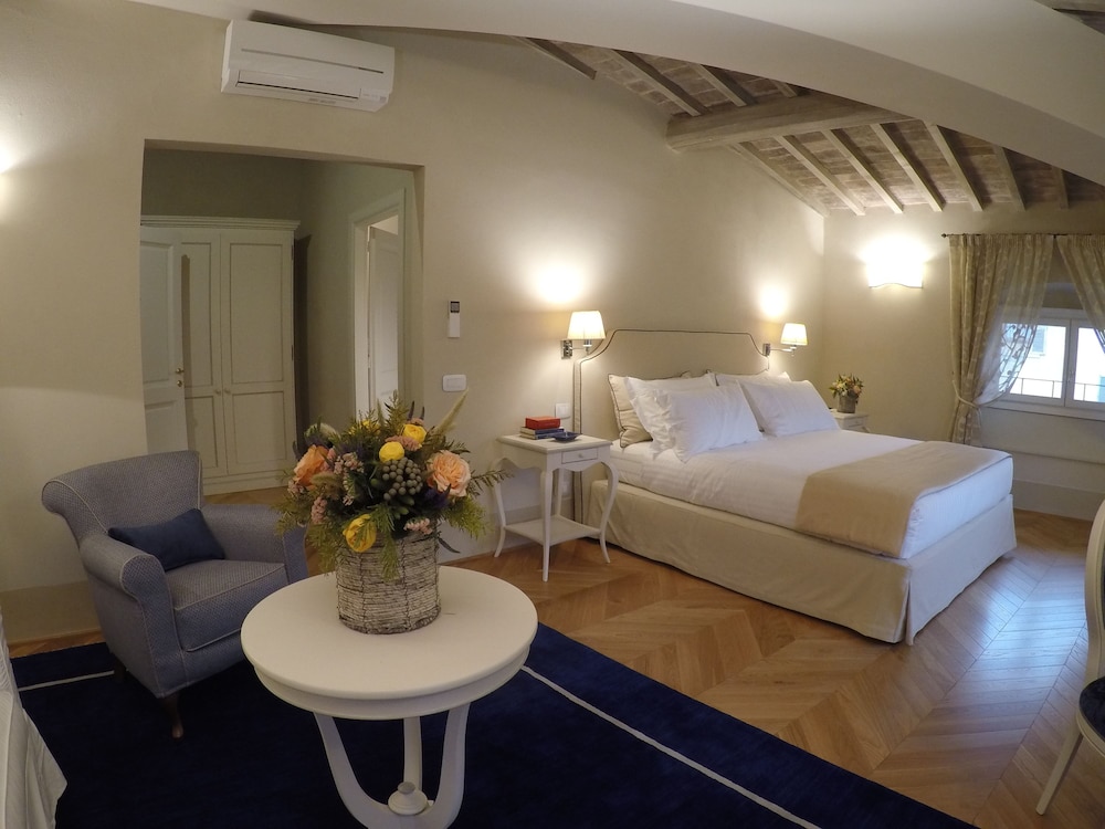 PALAZZO TOLOMEI RESIDENZA D'EPOCA 19/50