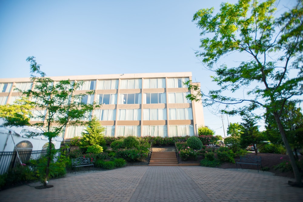 Chester Hotel & Conference Center 27/50
