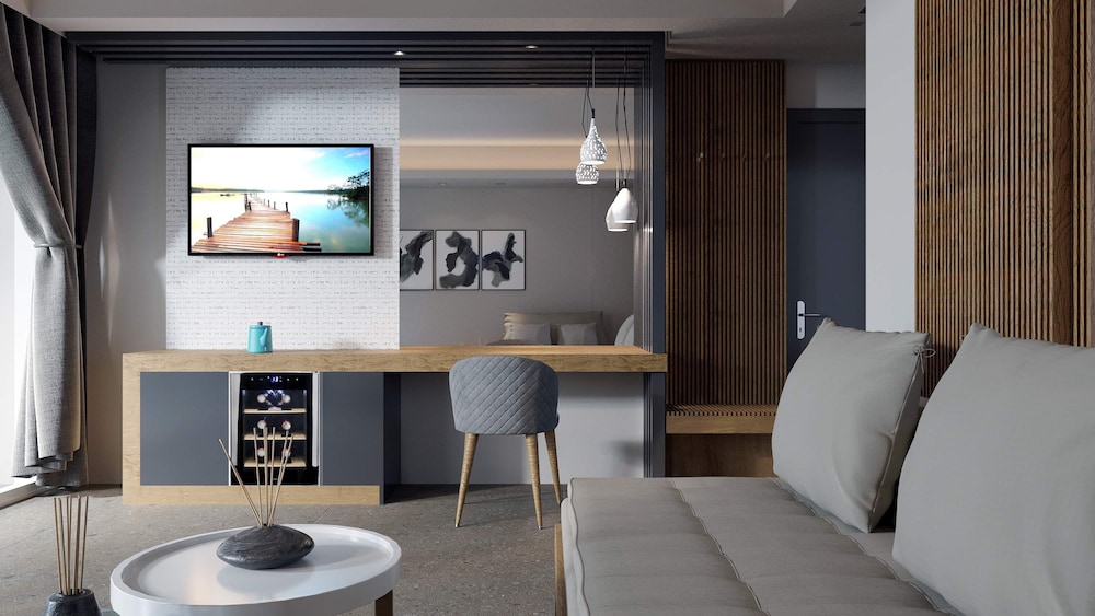 Colonides Beach Hotel 48/74