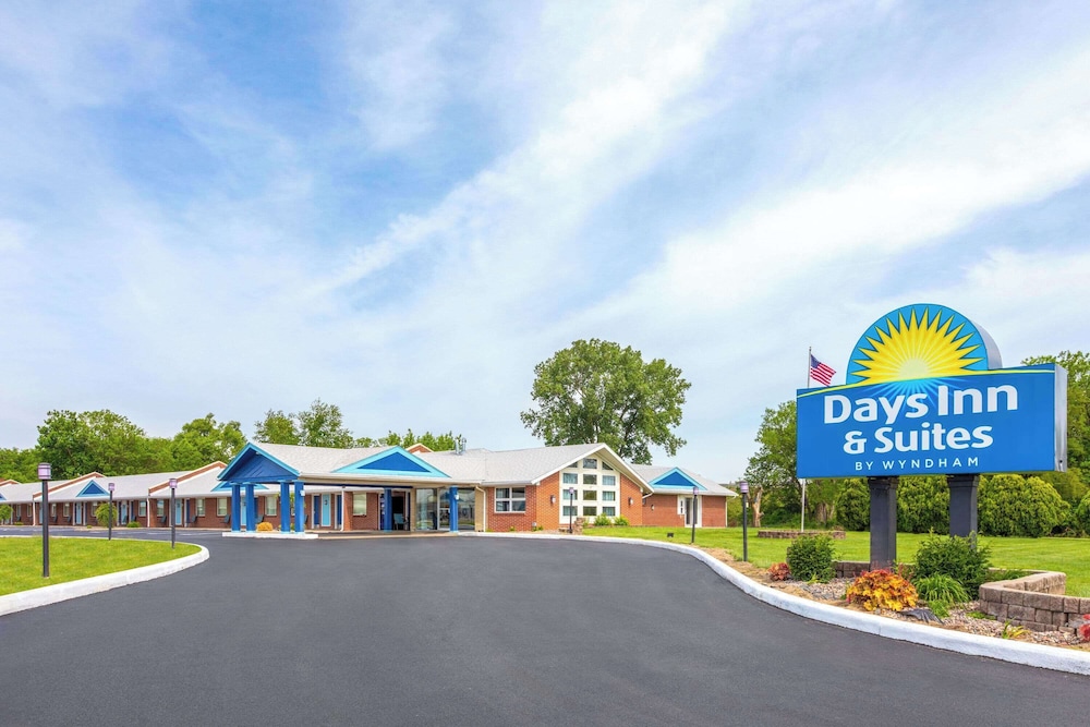 Days Inn by Wyndham Wauseon 43/49
