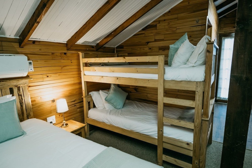 The Village Lodge 13/50