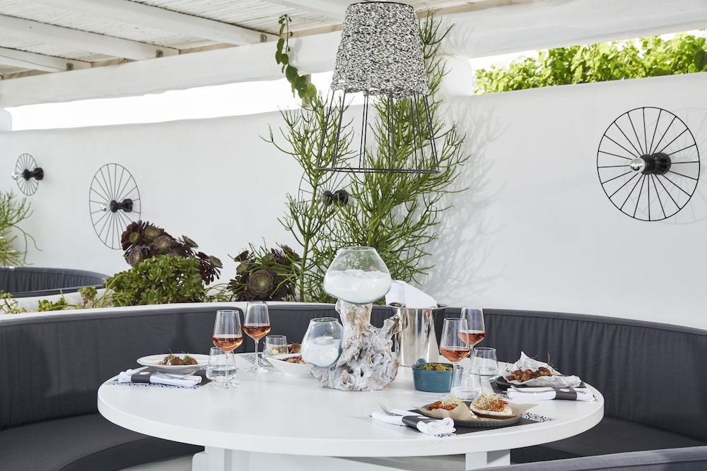 White Dunes Luxury Suites 28/50