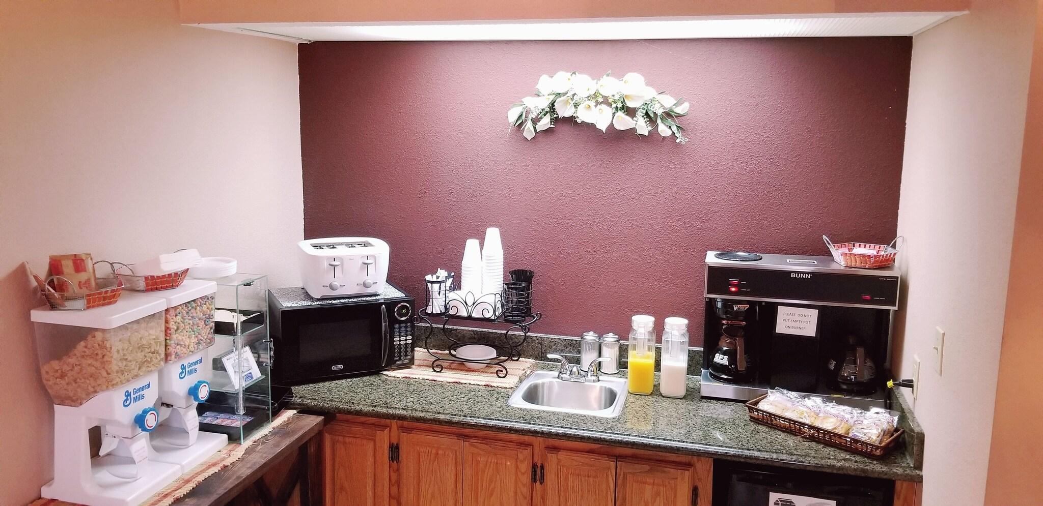 Executive Inn Scottsville 30/33