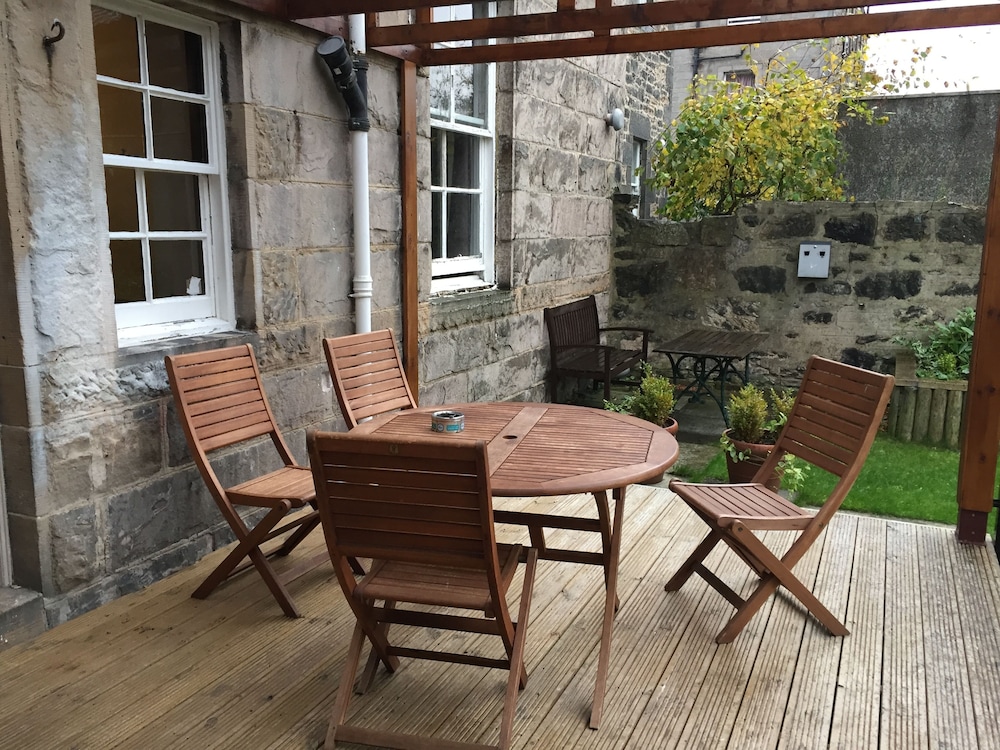 Edinburgh House Hotel 35/50