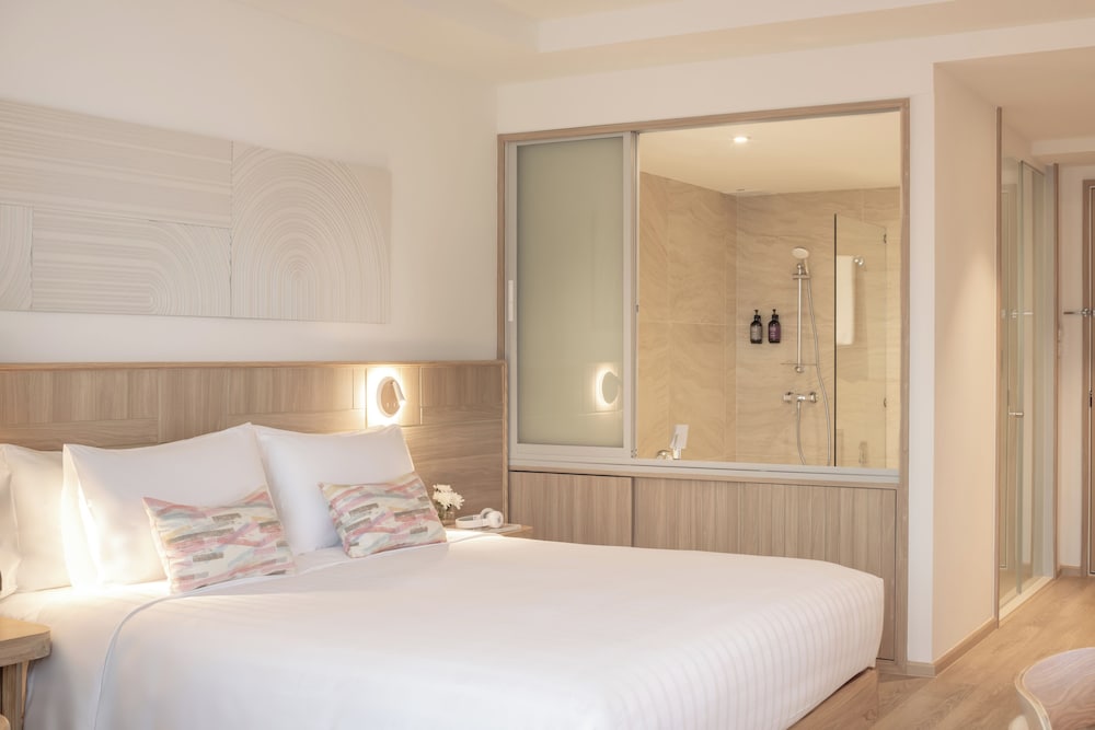 Superior with Bathtub