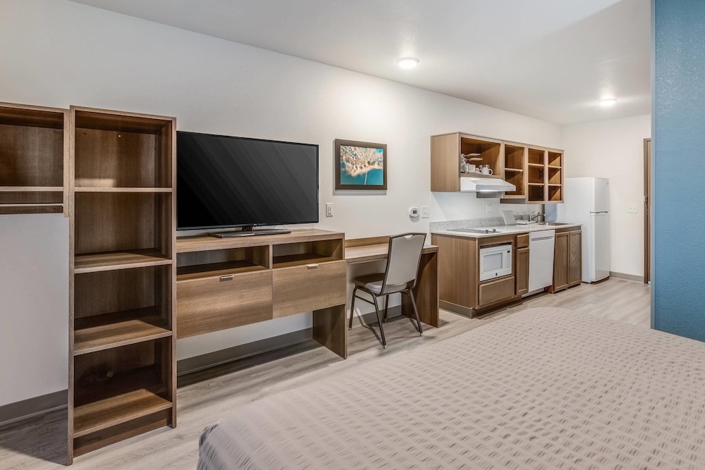 WoodSpring Suites Novi Farmington 28/47