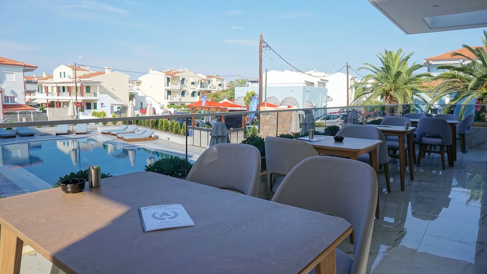 Agnes Deluxe Hotel 28/44