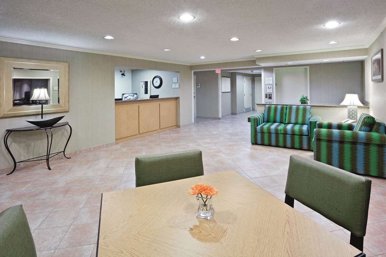 La Quinta Inn And Suites By Wyndham Mansfield Oh 24/27
