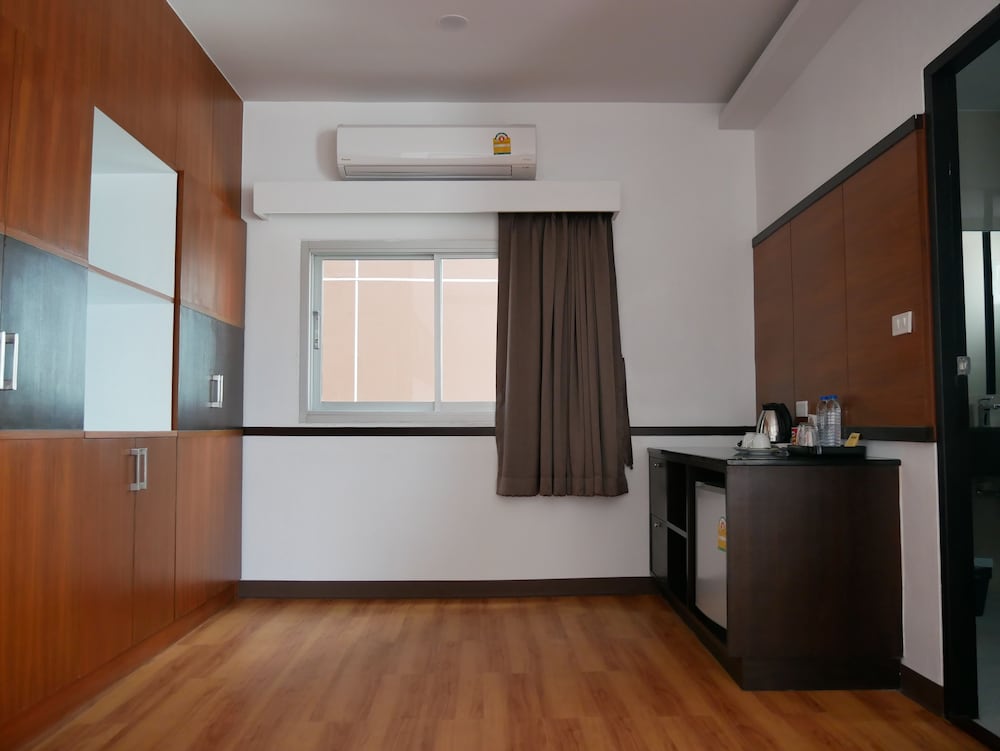 Blu Hotel Nakhon Phanom 5/35