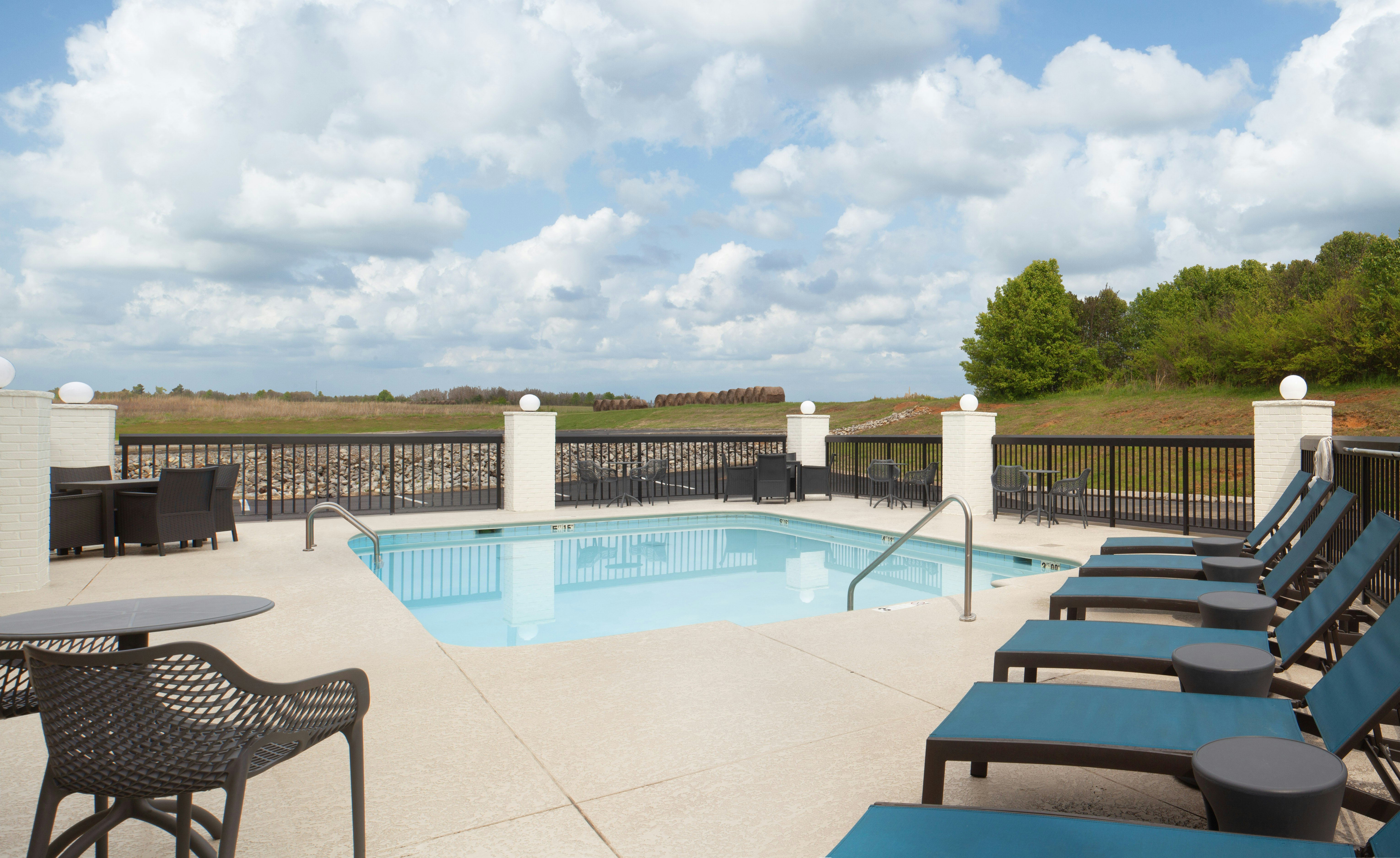 Hampton Inn Athens TN 28/29