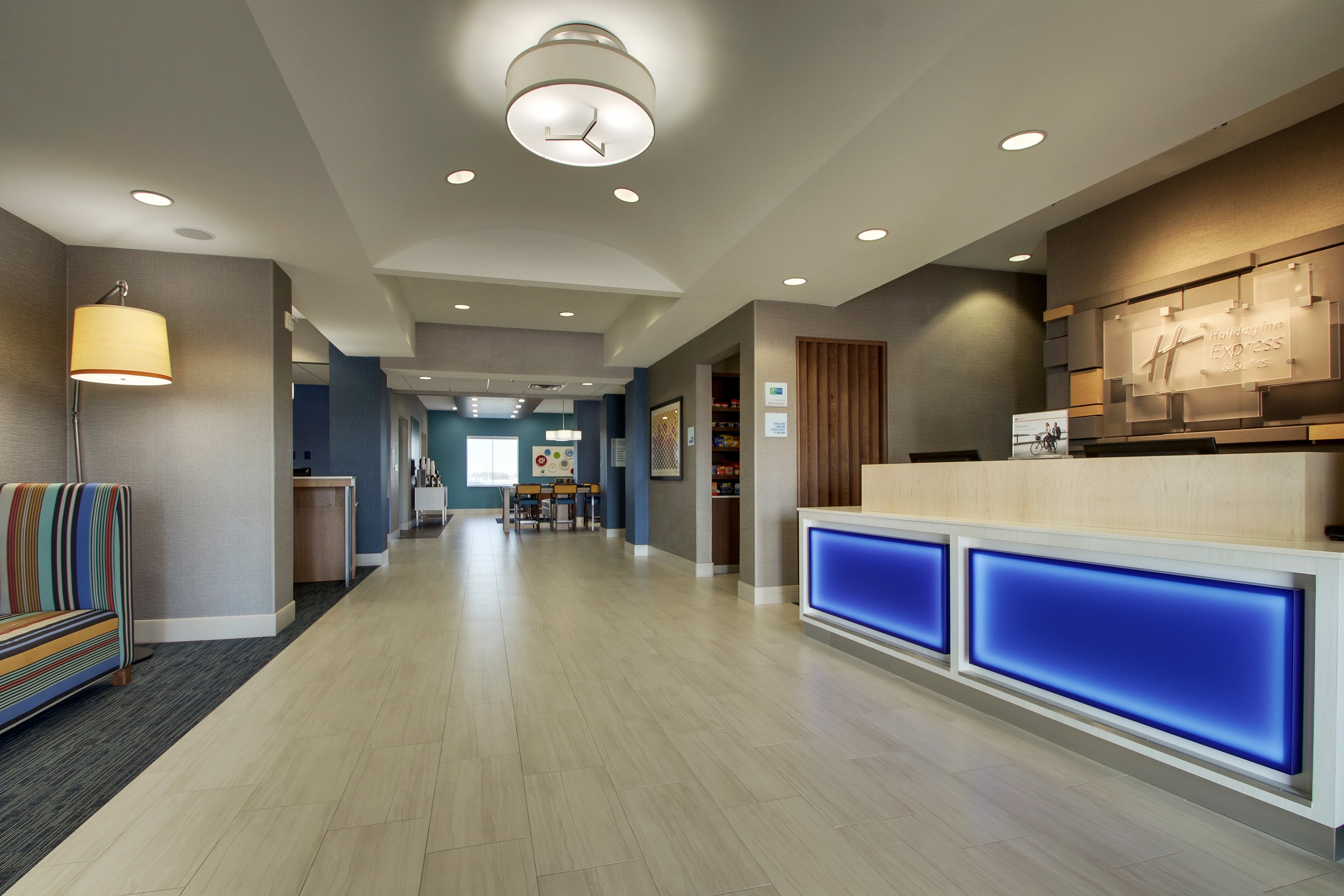 Holiday Inn Express Hotel & Suites Vernon College Area (HWY 287) 11/48