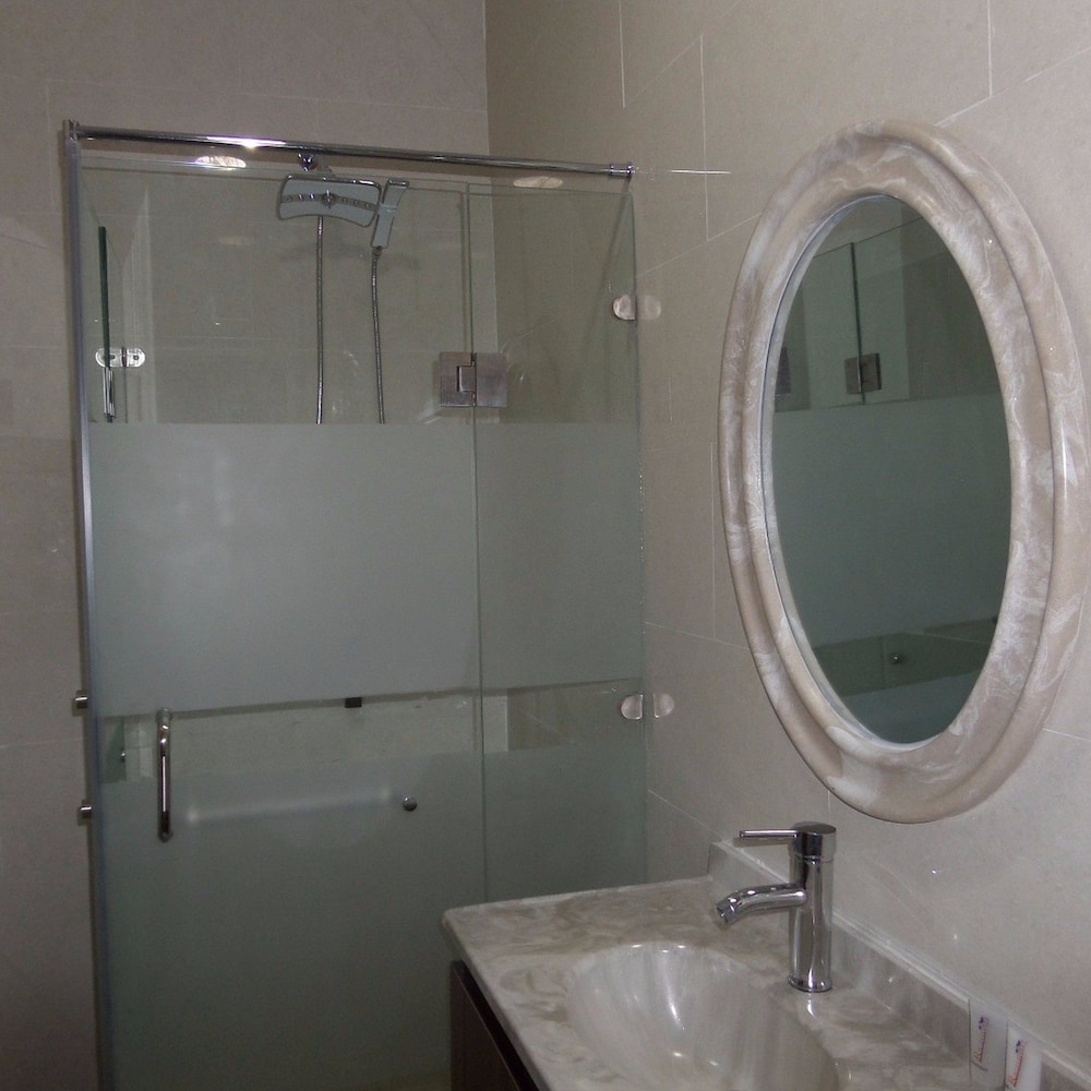 Rightgate Hotel & Suites 30/30