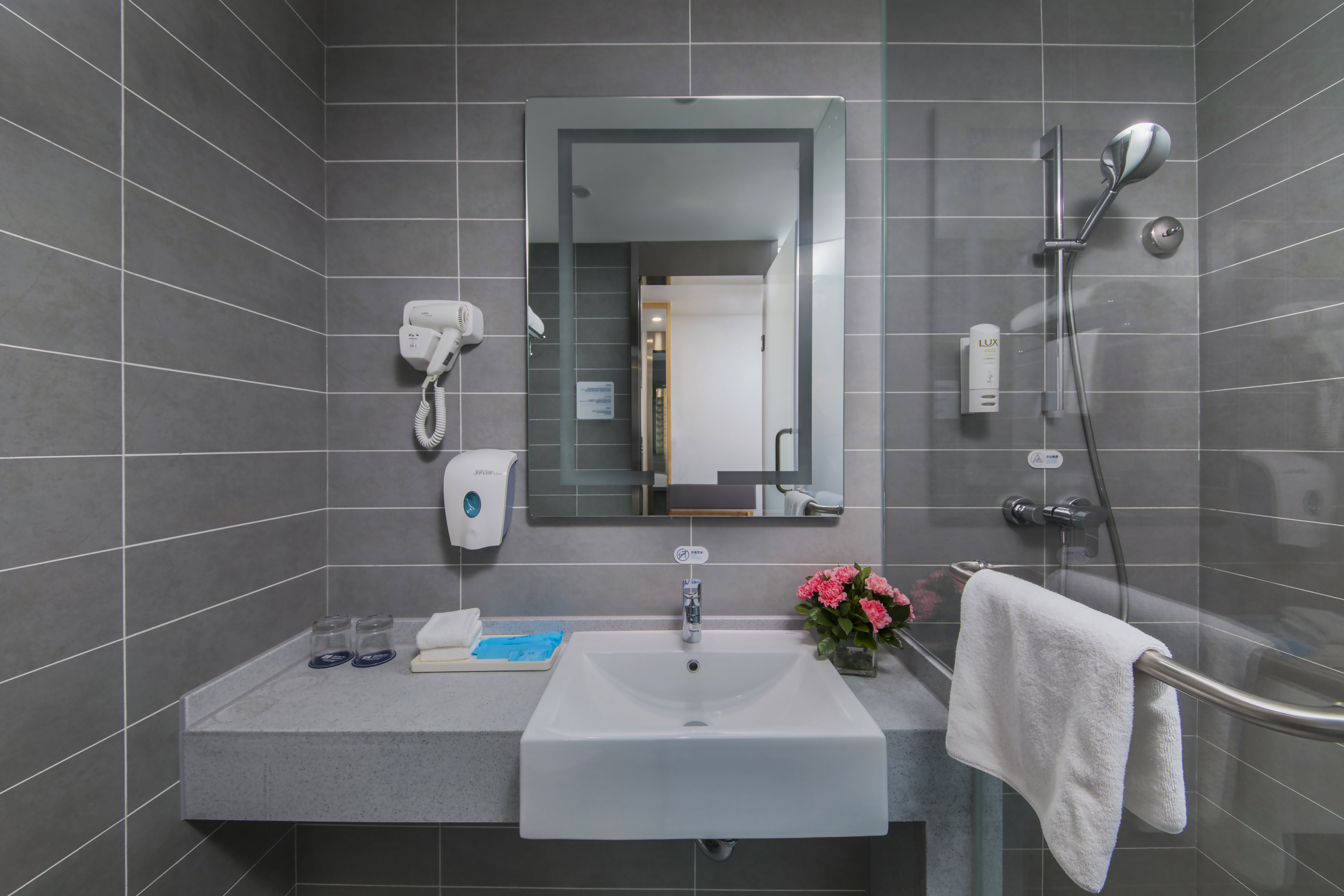 Holiday Inn Express Yantai Yeda 50/51