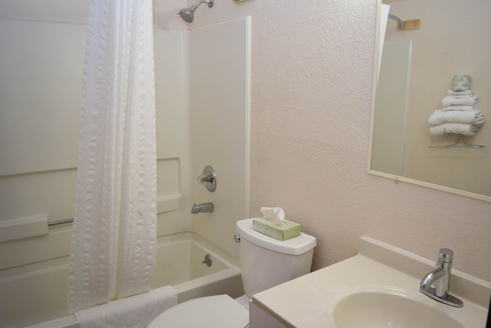 Corning Inn 45/48