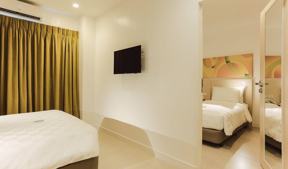Go Hotels Timog 13/35