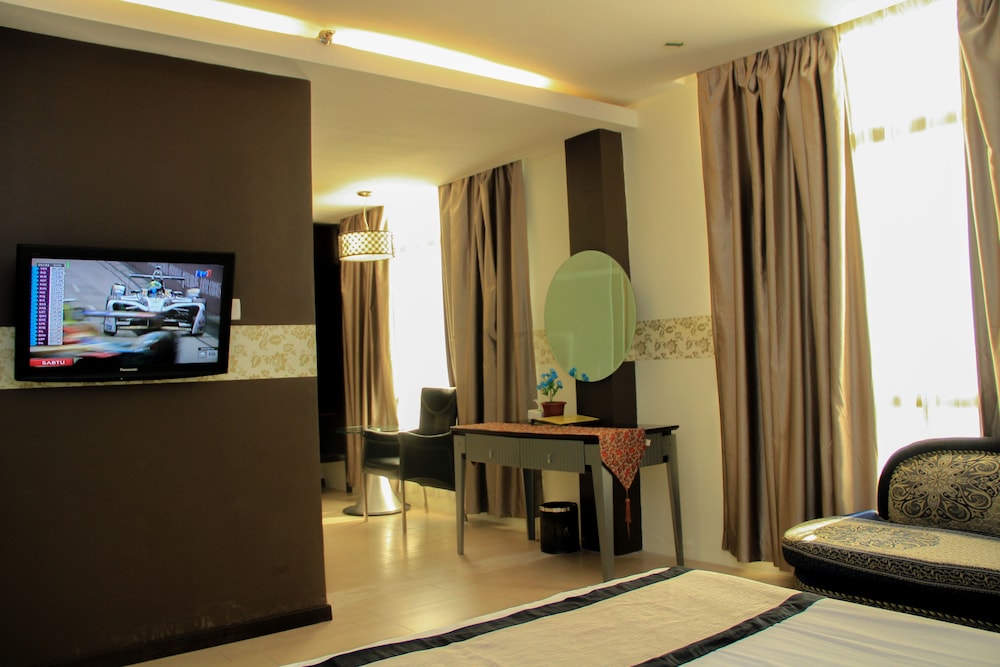 Shervinton Executive Boutique Hotel 43/60