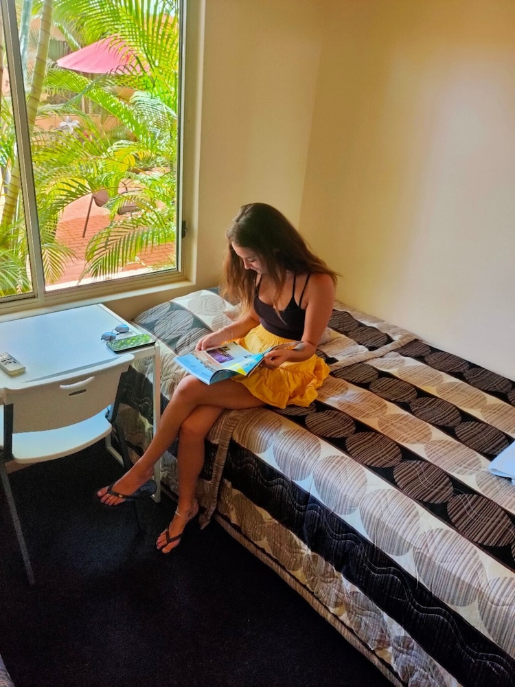 NINGALOO LODGE EXMOUTH. 18/50